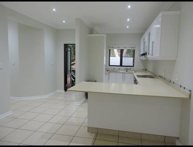 2 BEDROOM TOWNHOUSE TO LET IN SIMBITHI ECO ESTATE